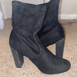 Ankle glitter boots